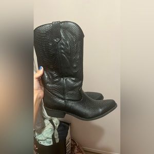Fun black cowboy boots
